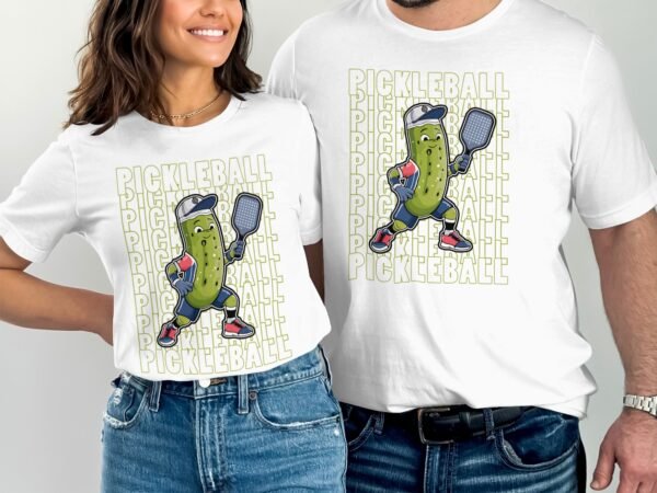 Lustiges Pickleball T-Shirt für Spieler, Pickleball Cartoon Motiv für Sportliebhaber, Originelles Gewürzgurke Motiv, Outdoor-Aktivität Shirt - Image 4