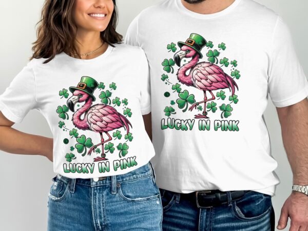 Lustiges Flamingo Tee St Patricks Day Shirt Flamingo Glück in Rosa St. Paddy Day Geschenkidee Grünes Kleeblatt mit Hut auf Flamingo T-Shirt - Image 4