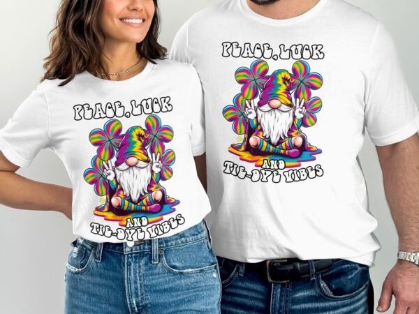 Friedensglück mit Batikschwingungen Shirt, lustiger Gnom T-Shirt, Hippie Kostüm Humor, farbenfrohes Gnom Shirt, positives Vibe Shirt - Image 4