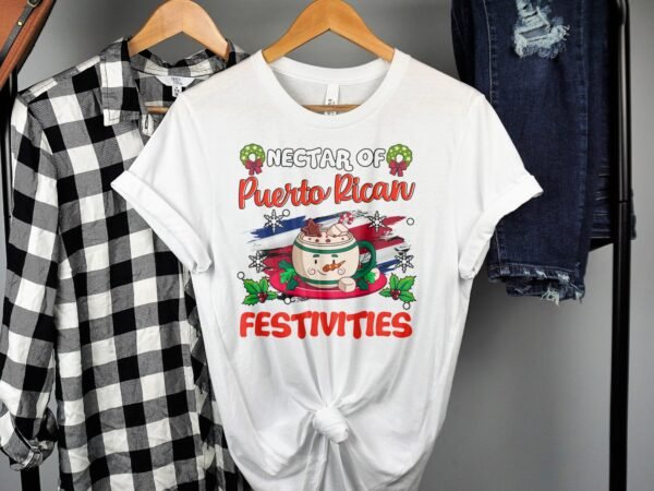 Tropisches Coquito Weihnachten T-Shirt, Traditionelles Kokosnuss Urlaubsgetränk Shirt, Festliches Puerto Rico Karibik Tee, Kokos Reisetop - Image 2