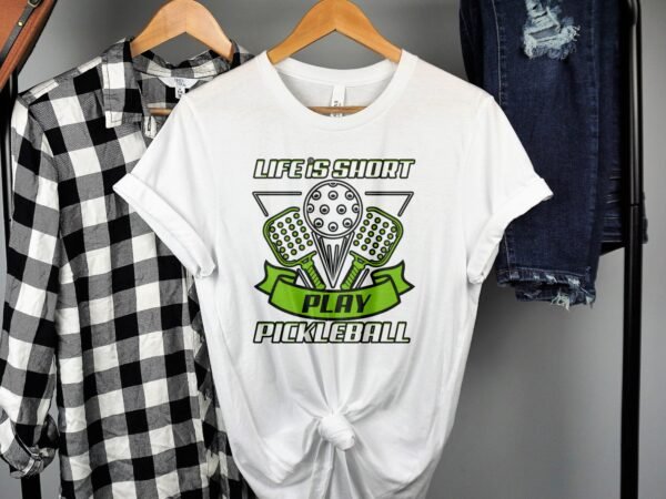 Pickleball Spieler T-Shirt, Lustiger Spruch für Sportliebhaber, Pickleballschläger Motiv Fan Tee, Lustiges Outdoor-Aktivität Team Shirt - Image 2