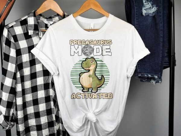 Pregasaurus T-Shirt Werdende Eltern Familienzuwachs Outfit Schwangerschaftsbekleidung Babybauch Mode Dino Mama Shirt Umstandsmode Babyparty - Image 2