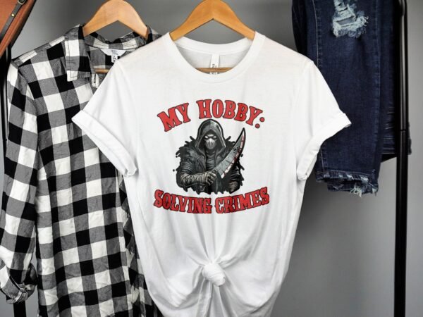 Kriminalfälle True Crime T-Shirt, Mystische Horror Geschichten für Krimi Fans Tee, Rätsel Maskierter Verbrecher Top, Ermittlungen Shirt - Image 2