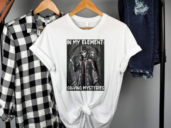 Kriminalfälle True Crime T-Shirt, Mystisches Lösen von Horror Geschichten für Krimifans Tee, Maskiertes Detektiv Top, Ermittlungen Shirt - Image 2