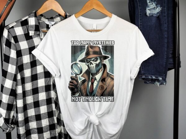 Kriminalfälle True Crime T-Shirt, Maskierte Horror Geschichten für Krimi Fans Tee, Motiv Rätsellösen Detektiv Top, Lupe Ermittlungen Shirt - Image 2