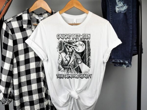 Kriminalfälle True Crime T-Shirt, Mystische Horror Geschichten für Krimi Fans Tee, Rätsel Geheimnisvoll Verbrecher Top, Ermittlungen Shirt - Image 2