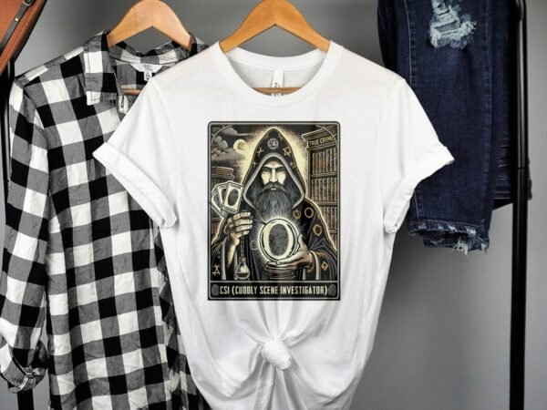 Kriminalfälle Tarot Karten T-Shirt, Mystische Tarotkarten für Krimi Fans Tee, Esoterik Kartenlegen Detektiv Top, Tarotdeck Wahrsager Shirt - Image 2