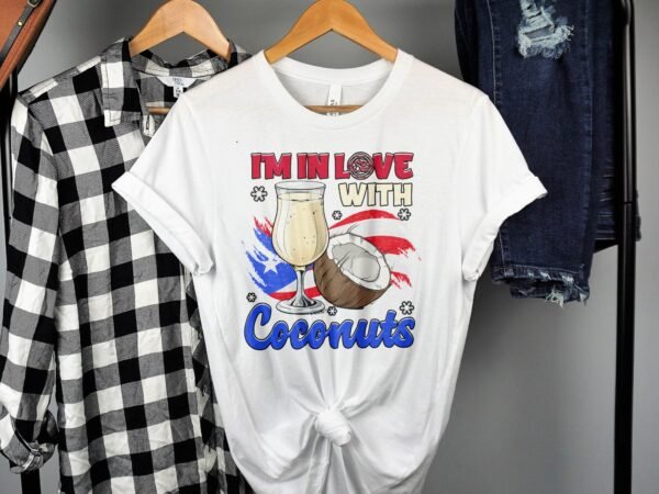 Tropisches Coquito Weihnachten T-Shirt, Traditionelles Kokosnuss Urlaubsgetränk Shirt, Festliches Puerto Rico Karibik Tee, Kokos Reisetop - Image 2