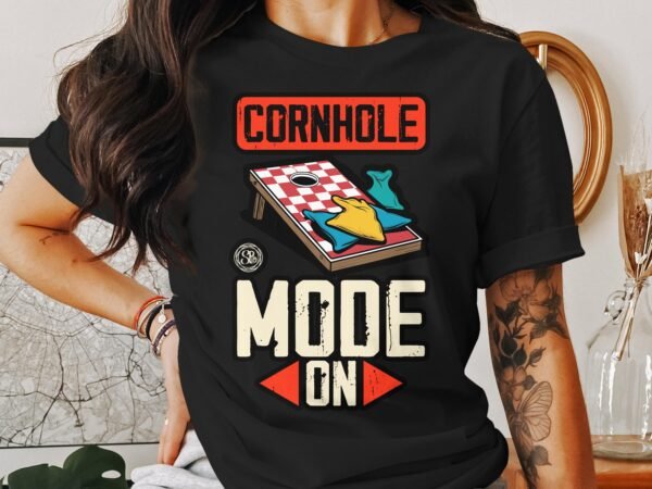 Cornhole Modus An Gartenspiel T-Shirt, Camping Freizeitspiel Shirt, Turniersieger Outfit, Wurfsack Holzbrettspiel Tee, Sommer Outdoor-Spiel - Image 3