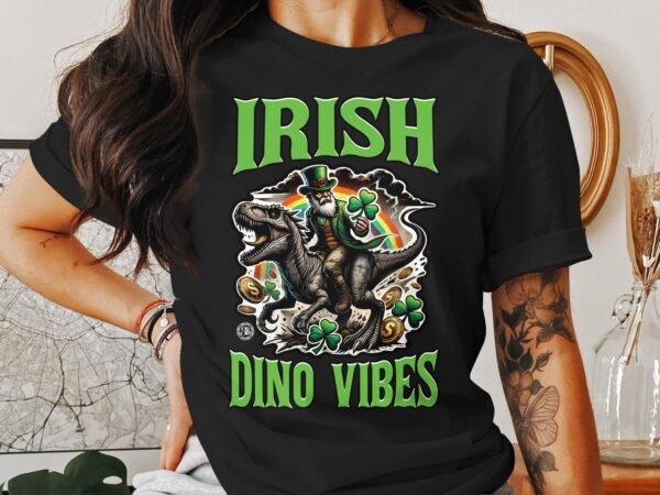 Irish Dino Vibes T-Shirt Irischer Dino Reiter Lustiges Kleeblatt Design Männer Frauen St. Patrick's Day Geschenk, Unisex Tee - Image 2