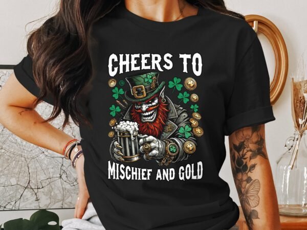 Lustiger Kobold T-Shirt, Cheers to Mischief and Gold, St. Patricks Day Geschenk, Irland Themen Shirt, Glückliches Kleeblatt Design - Image 2