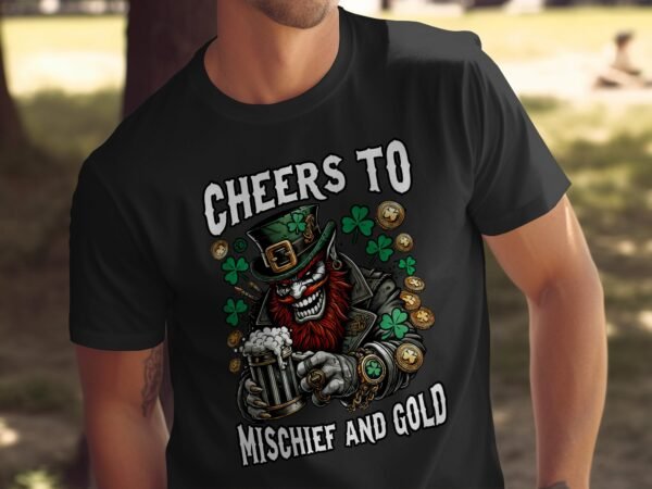Lustiger Kobold T-Shirt, Cheers to Mischief and Gold, St. Patricks Day Geschenk, Irland Themen Shirt, Glückliches Kleeblatt Design - Image 4