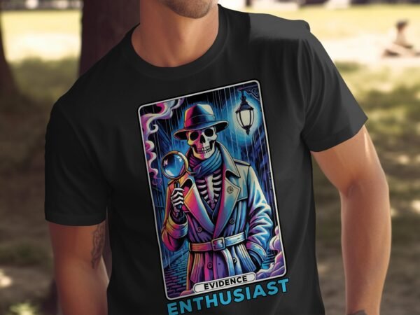 Kriminalfälle Tarot Karten T-Shirt, Mystische Tarotkarten für Krimi Fans Tee, Esoterik Kartenlegen Detektiv Top, Tarotdeck Wahrsager Shirt - Image 5