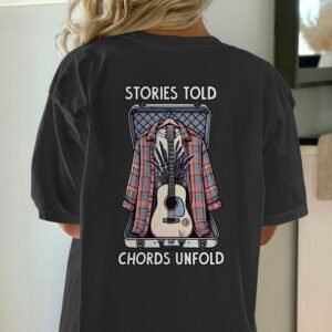 Musikgeschichten T-Shirt Musik Lavendel Shirt Akustikgitarre Lagerfeuer Shirt Reisekoffer Hemd Shirt Straßenmusik Soft Akkorde Noten Tee