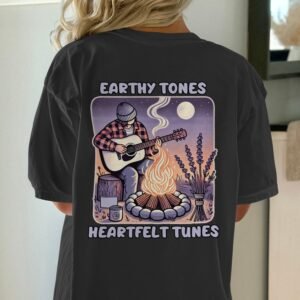 Musik T-Shirt Gitarren Design Flanell Look Lavendel Natur Mondschein Musiker Festival Boho Style Vintage Shirt Lagerfeuer Musikliebhaber Tee