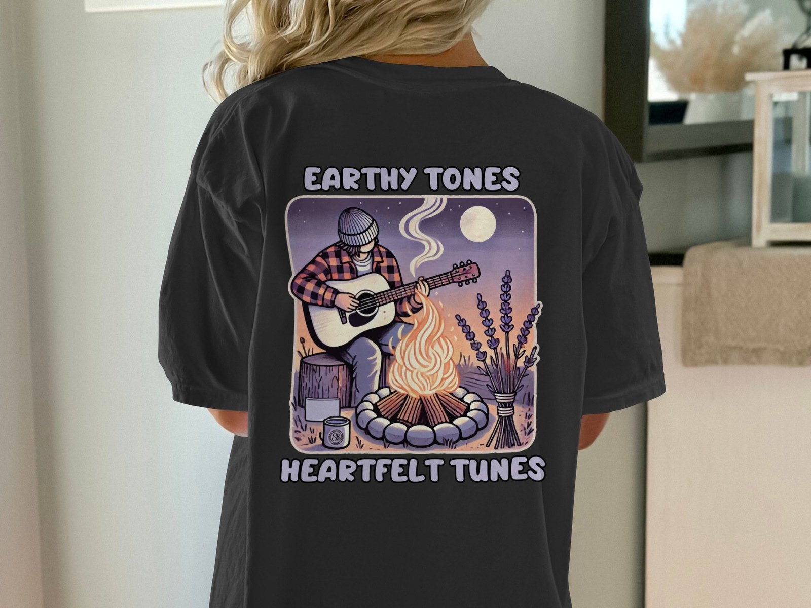 Musik T-Shirt Gitarren Design Flanell Look Lavendel Natur Mondschein Musiker Festival Boho Style Vintage Shirt Lagerfeuer Musikliebhaber Tee