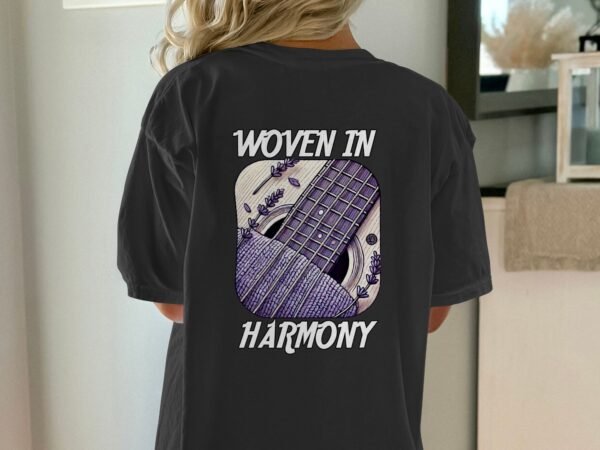 Musik T-Shirt Gitarre Lavendel Design Flanell Textur Gewebte Harmonie Musikliebhaber Vintage Shirt Boho Klang Natur Festival Lagerfeuer Tee