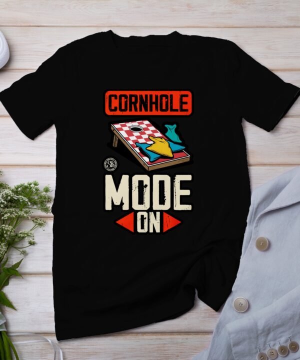 Cornhole Modus An Gartenspiel T-Shirt, Camping Freizeitspiel Shirt, Turniersieger Outfit, Wurfsack Holzbrettspiel Tee, Sommer Outdoor-Spiel