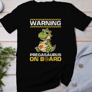 Dino T-Shirt Schwangerschaft Ankündigung Pregasaurus Look Eltern in Erwartung Baby Unterwegs Shirt Schwangere Babyparty Vibes Tee