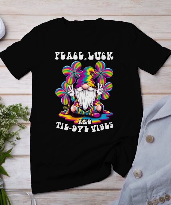 Friedensglück mit Batikschwingungen Shirt, lustiger Gnom T-Shirt, Hippie Kostüm Humor, farbenfrohes Gnom Shirt, positives Vibe Shirt