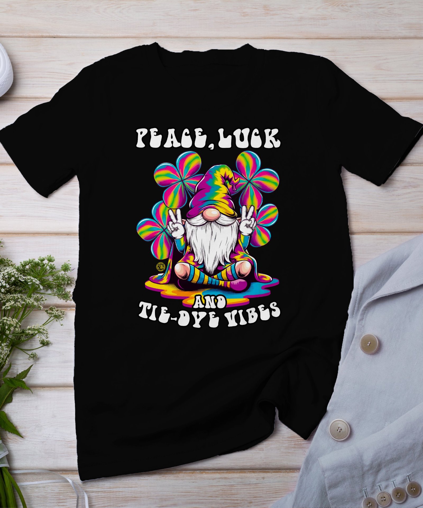 Friedensglück mit Batikschwingungen Shirt, lustiger Gnom T-Shirt, Hippie Kostüm Humor, farbenfrohes Gnom Shirt, positives Vibe Shirt