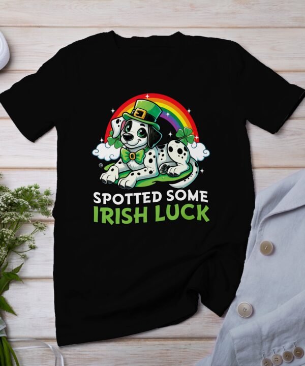 Lustiges Hund T-Shirt, St. Patrick's Day Dalmatiner Shirt, Irischer Glücksbringer, Tierliebhaber Kleeblatt, Buntes Hundemotiv