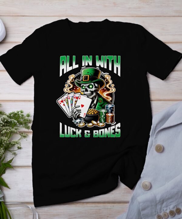 St. Patricks Day Poker T-Shirt, Casino Card Game Shirt, Lustiger Skelett Vintage Druck, All In With Luck And Bones, Geschenkidee