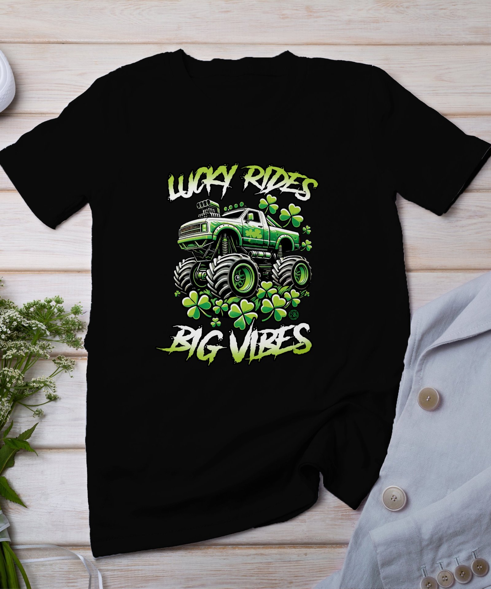 St. Patricks Day und Mardi Gras T-Shirt, Coole Fahrzeug Grafik, Lustiges Glücksbringer Design, Bunte Kleeblatt Motive, Monster Truck Fan