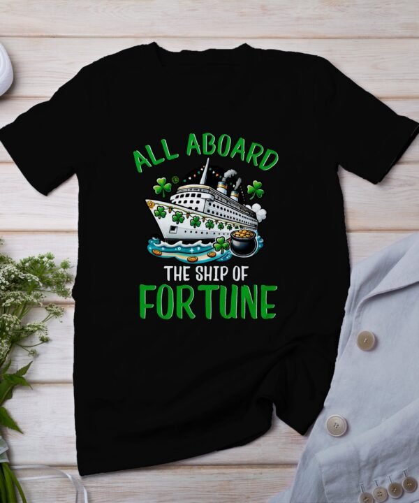 St. Patricks Day T-Shirt, Kreuzfahrt Urlaub Shirt, Schiff des Glücks Design, Lustiges St. Patricks Day Shirt, Geschenk für Reisende