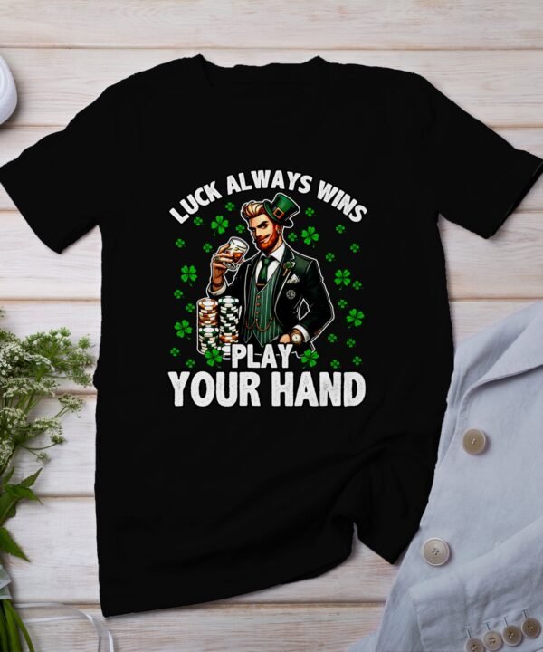 St. Patricks Day Poker T Shirt, Casino Spieler Mens Tee, Lustige Glücksbringer Grafik, Spielkarten Design TShirt, Lustige Geschenkidee