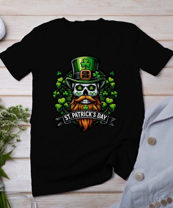 St. Patrick's Day T-Shirt, Lustiger Schädel mit Bart, Kleeblatt Hut Design, Irischer Stolz, Glück Irish Feiern Shirt