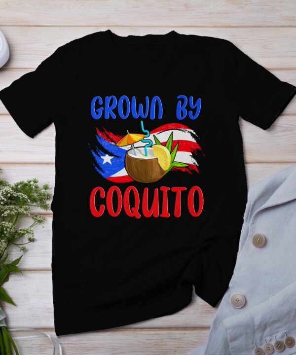 Tropisches Coquito Weihnachten T-Shirt, Traditionelles Kokosnuss Urlaubsgetränk Shirt, Festliches Puerto Rico Karibik Tee, Kokos Reisetop